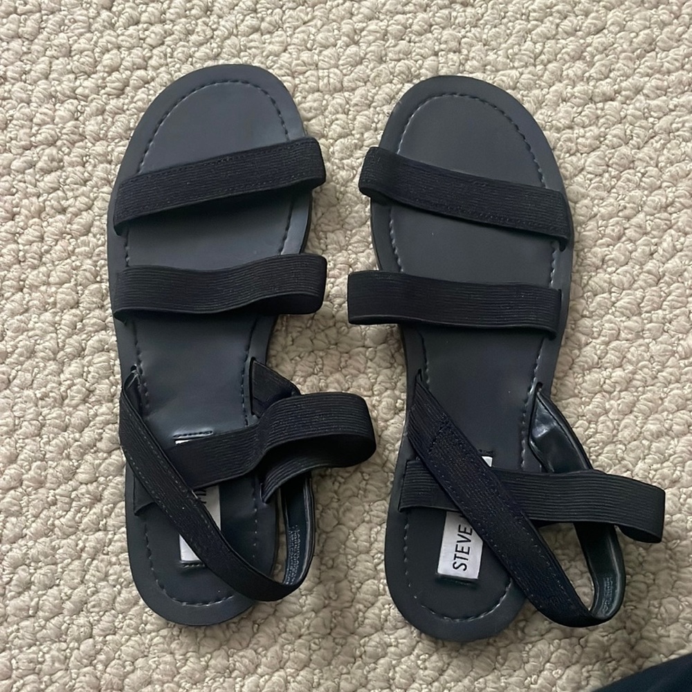 Steve Madden Black sandals